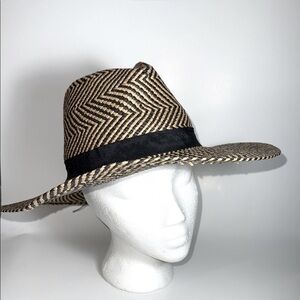 Vince camuto panama hat black and tan stripes with black band